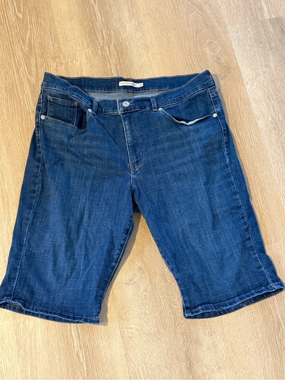 Women’s Levi Strauss Classic Jean Bermuda Shorts Size 33 – Great Condition